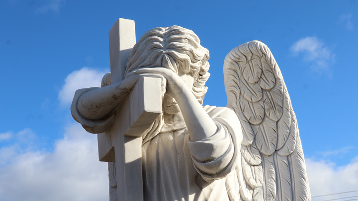 Погибшего при обстреле токмакской больницы военного медика наградили госнаградой посмертно