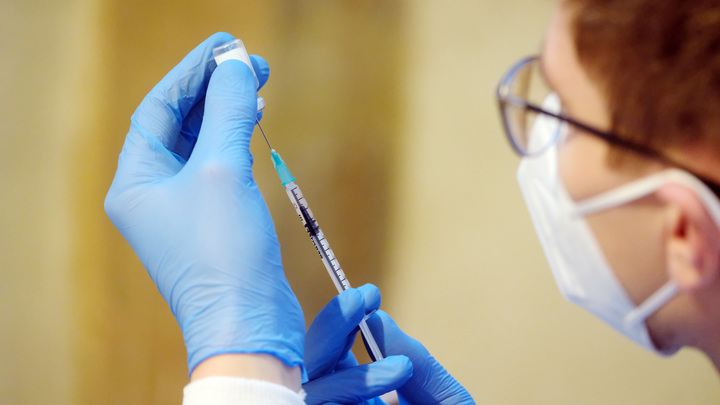 Передают антитела: Мурашко сделал заявление о вакцинации женщин