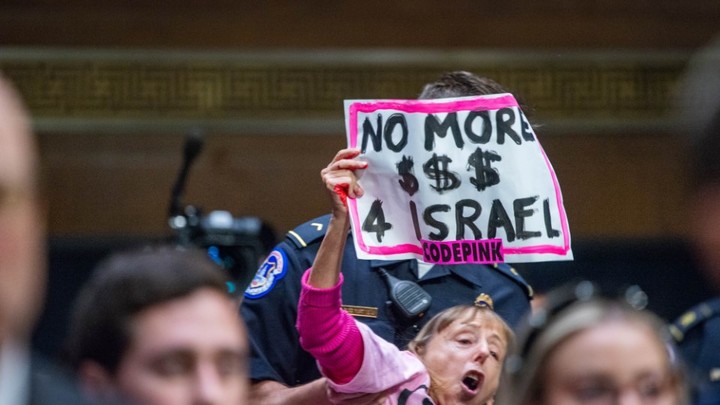 Такого не было с холодной войны: В США преследуют за критику Израиля