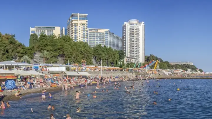 Куда поехать отдыхать на майские: названы топ-10 мест в пределах России