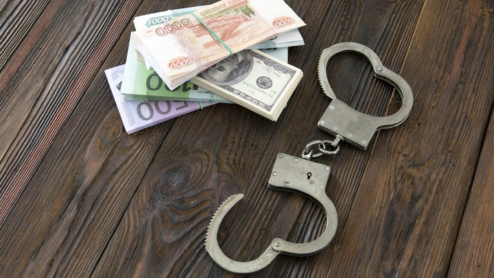 За взятку в 20 млн рублей арестован подполковник транспортной полиции в Петербурге