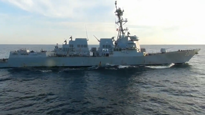 После инцидента с американским эсминцем военного атташе США вызвали на разговор