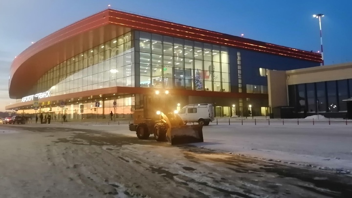 Самолету из Москвы пришлось сделать над Челябинском семь кругов