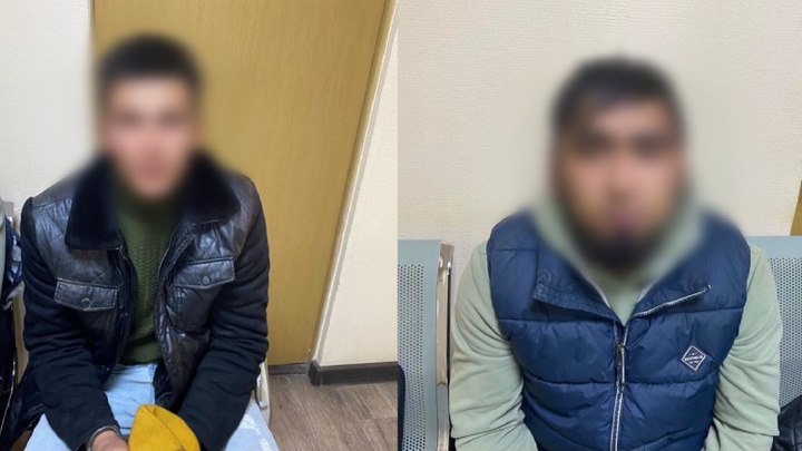 В Челябинске двух мигрантов застали за фотографированием героина