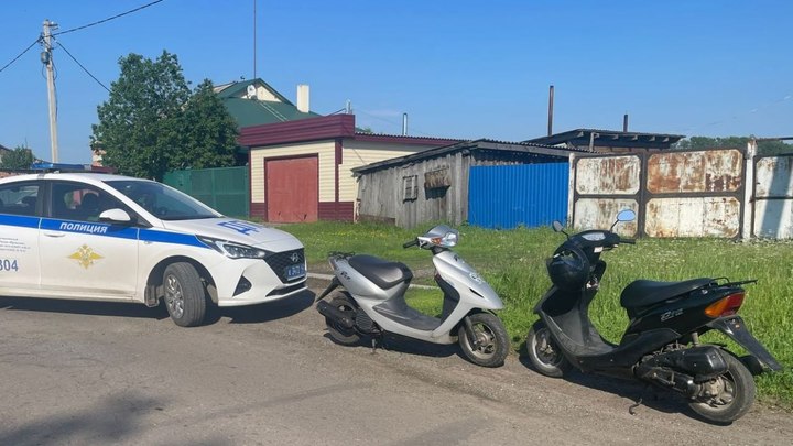 В Кузбассе родителей оштрафовали за поездку детей на мопедах