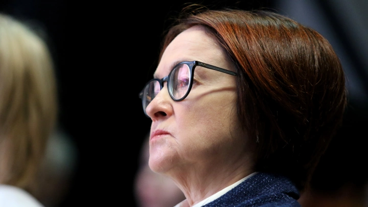 Видимо, холодно: Собчак съязвила по поводу вида главы ЦБ Набиуллиной в Госдуме