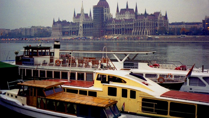 Вредная Венгрия может сорвать план ЕС по спасению Украины