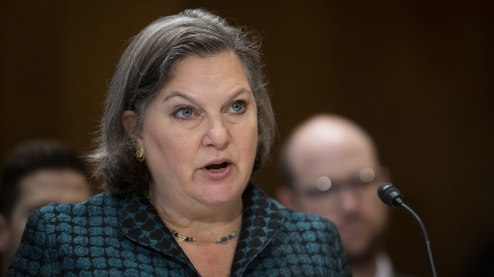 Фото дня: Киев досыта накормили роковыми печеньками, а несварение - у всего мира