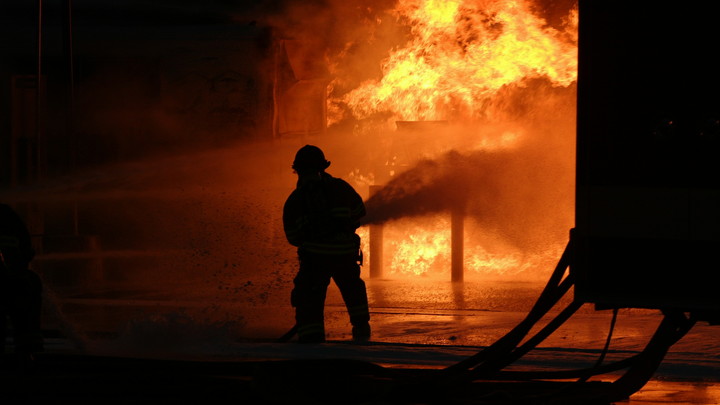 Храм жгли профессионально. Шансов на спасение не было: Провокаторы Киева пустились во все тяжкие