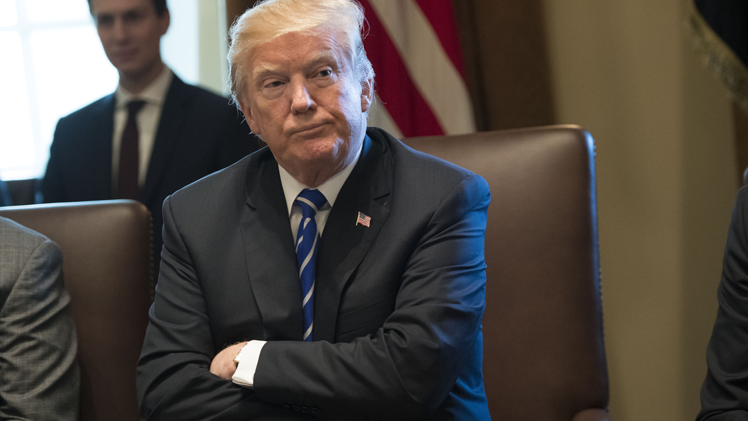 От Верховного суда США запросили поблажек по указу Трампа о мигрантах От Верховного суда США запросили поблажек по указу Трампа о мигрантах