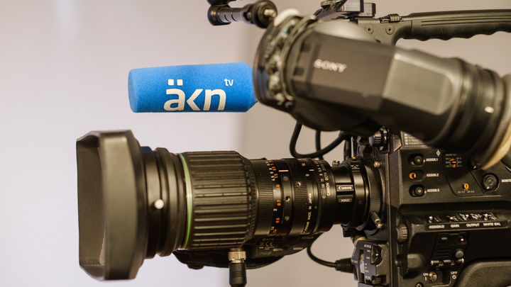 С самоваром и без штанов: Американский репортёр опозорился в прямом эфире. Скабеева показала крупный план