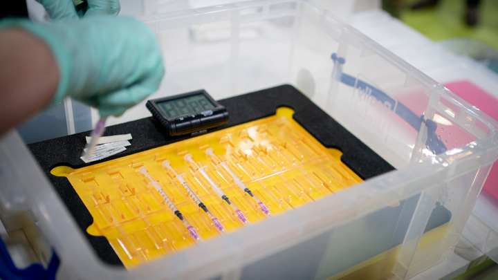 Это происходит в России: Из США проникла смертельная вакцина. Вмешался Росздравнадзор