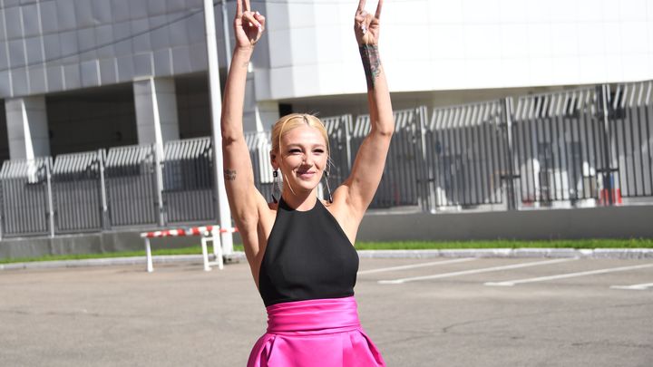 Лучше бы молчала. Ивлеева высказалась о голой вечеринке - и стало понятно, что у звезды в голове