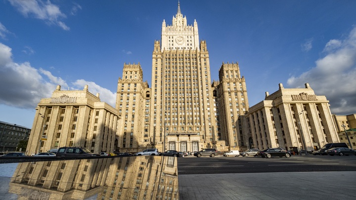 Посол уже в МИД: США передали ответ России по гарантиям безопасности - источник