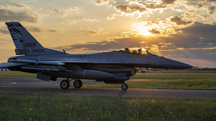 Украина не получит F-16. На паритет с Россией уйдут годы - Пентагон