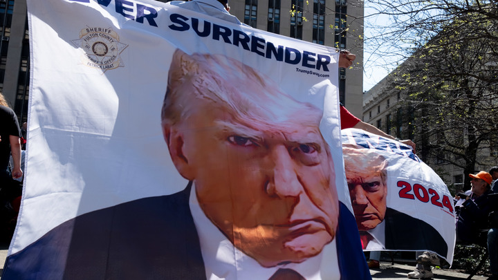 В США меняется ситуация:  Байден опередил Трампа