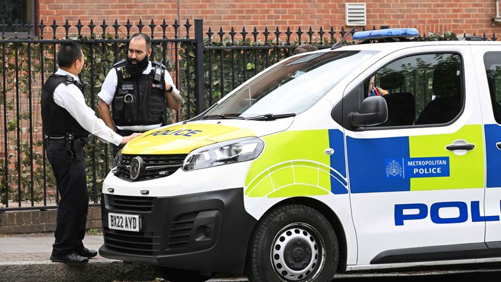 В Великобритании сотрудница полиции оказалась в тюрьме из-за любви к преступнику