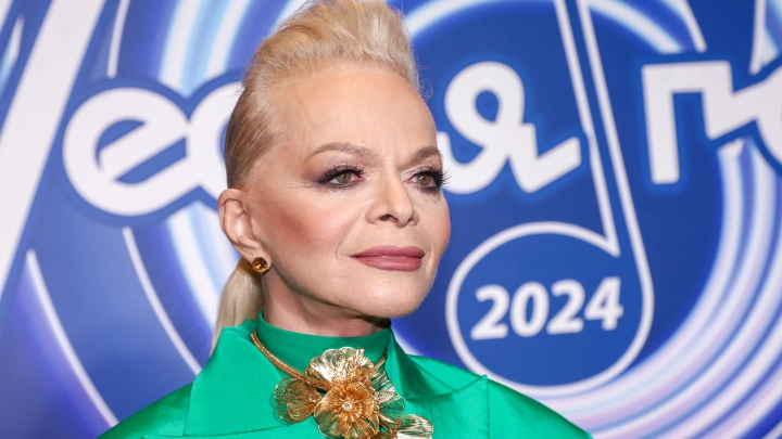 Ставшая жертвой мошенников Лариса Долина обратилась ко врачам: Что случилось?