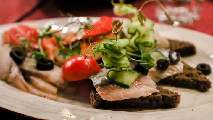 Всего одна приправа к еде мешает похудеть. Какая?