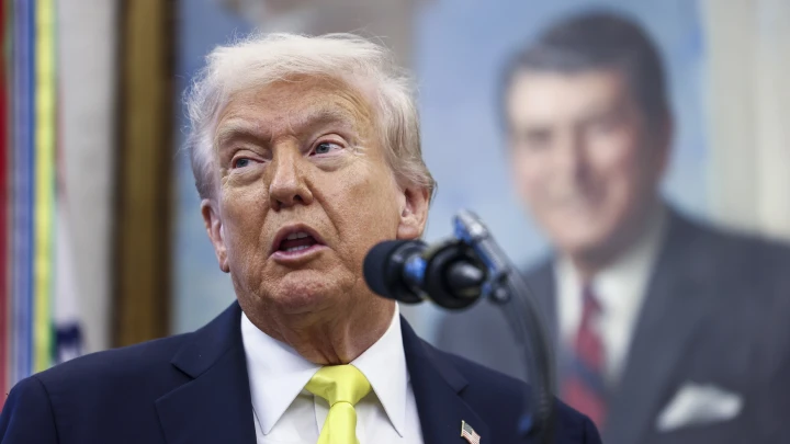 Я пока сдерживаюсь: Трамп перешёл к мафиозной риторике в отношении России. Это уже шантаж