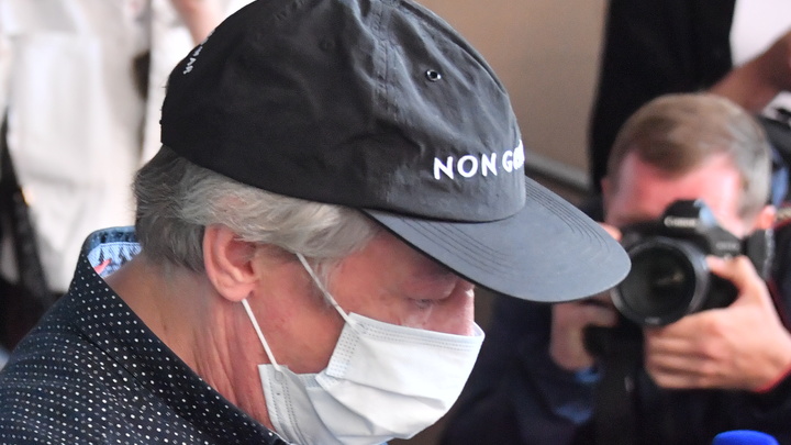 Верен профессии даже в суде: Адвокат счёл игру Ефремова на заседании неубедительной Верен профессии даже в суде: Адвокат счёл игру Ефремова на заседании неубедительной