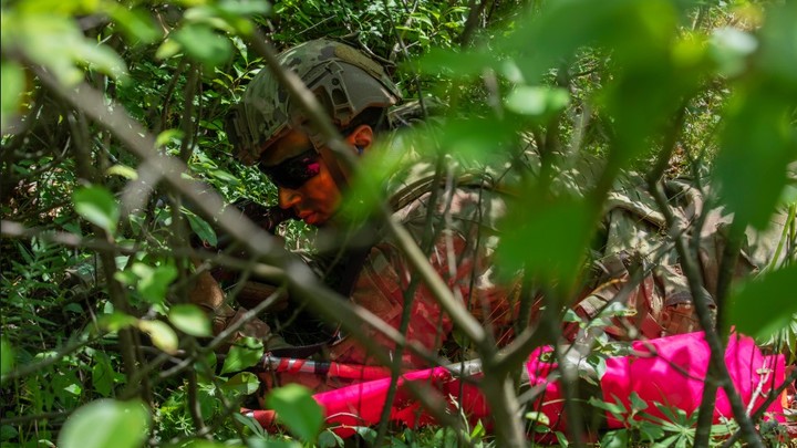 Огонь по своим: Два выживших украинских боевика рассказали, как сдавались русским в плен