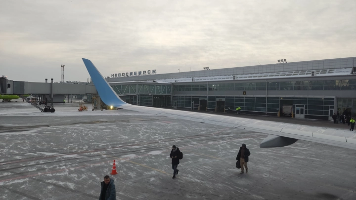 Летевший из Москвы в Томск самолёт незапланированно сел в Новосибирске