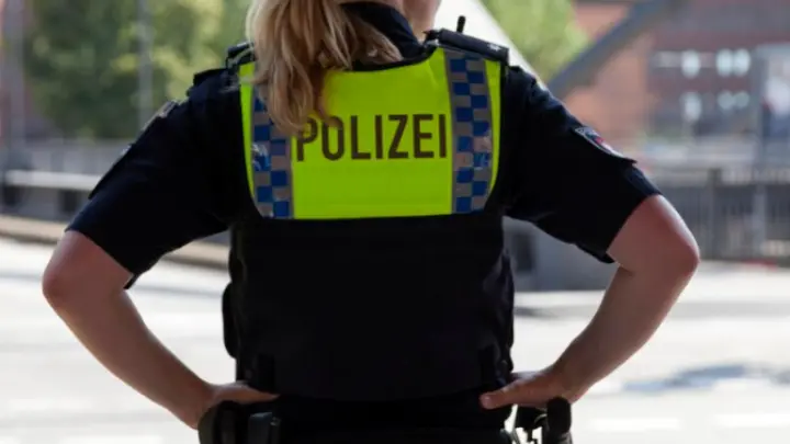 Полиция Берлина запретила распевать русскую Священную войну до 22 часов