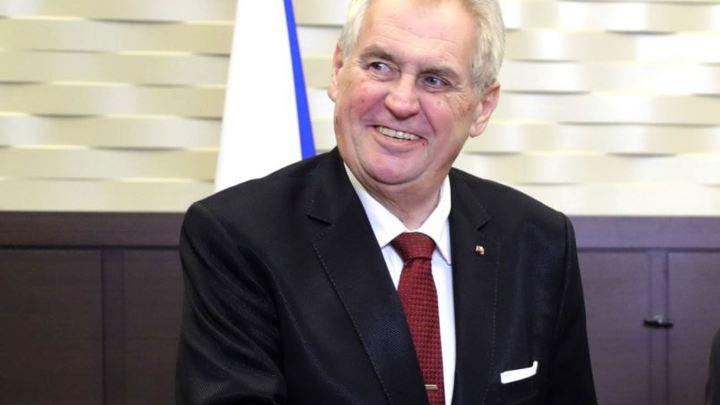 Президент Чехии Земан попал в госпиталь после выборов