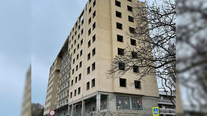 Демонтаж завершат в мае: В Анапе продолжают сносить 12-этажный самострой