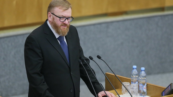 Пинком под зад: Виталий Милонов потребовал депортировать мигранта, оскорблявшего русских детей