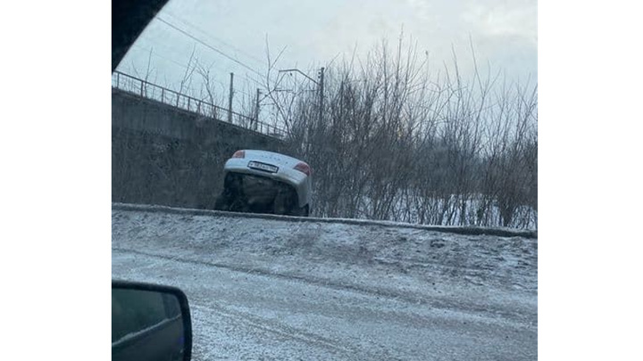В Новокузнецке в одном месте за утро произошло два серьёзных ДТП