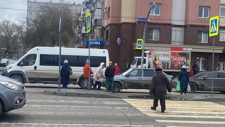В Челябинске на пешеходном переходе сбили женщину