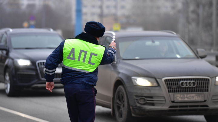 Мигрант устроил массовое ДТП на юге Петербурга, а потом разбил машину, уснув за рулём
