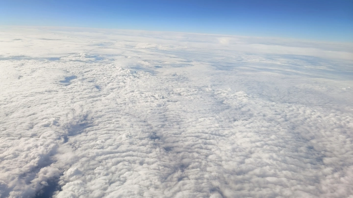 При сходе лавины на Камчатке один человек погиб, второй пропал без вести