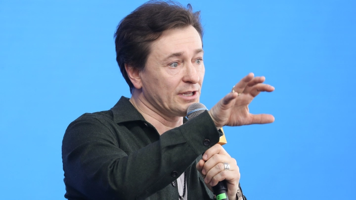 Казахстанские артисты взяли уроки мастерства у Машкова и Безрукова