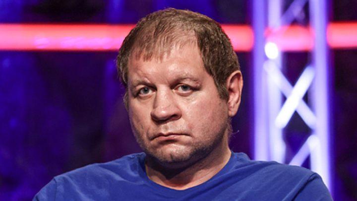 Спасибо докторам: Емельяненко выписался из нервологического отделения больницы МГУ Спасибо докторам: Емельяненко выписался из нервологического отделения больницы МГУ