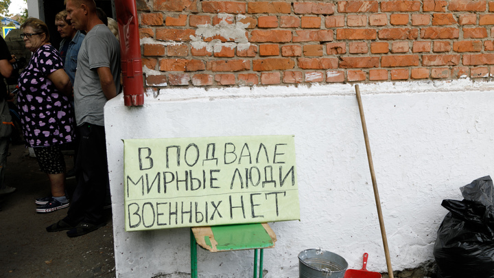 Подоляк назвал фиктивными кадры с телами убитых ВСУ мирных жителей под Курском