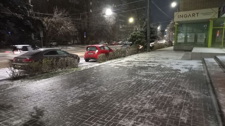 В Ростовской области 8 тысяч человек остаются без света из-за гололёда