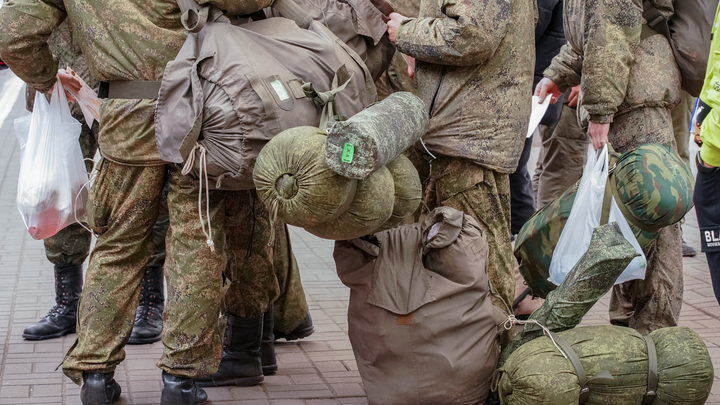 Мобилизованный расправился с командиром в поезде по дороге на СВО