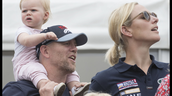 Родила прямо в ванной: Внучку королевы Елизаветы не успели довезти до роддома