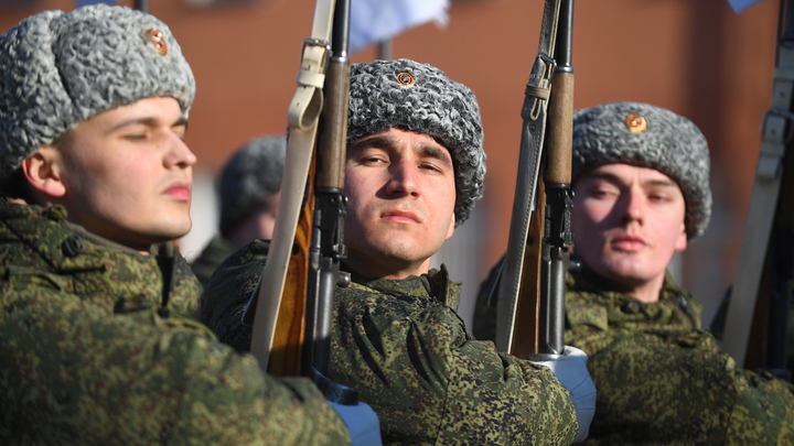 На парад Победы в Петербурге пустят только с отрицательным тестом на коронавирус