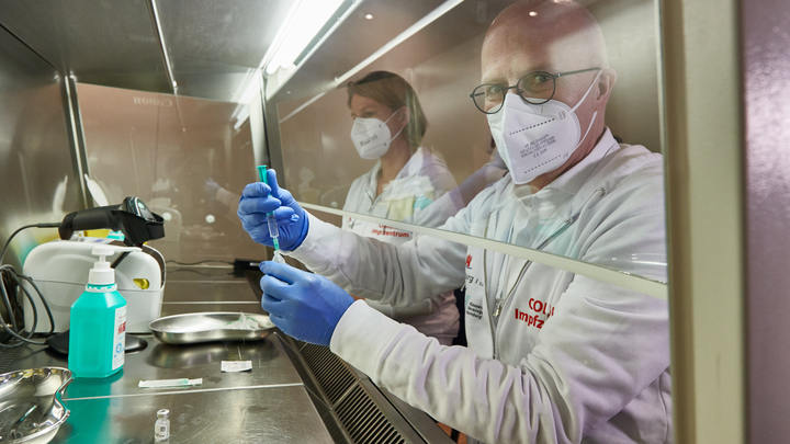 Pfizer призналась в работе над направленной эволюцией вирусов - Кириллов