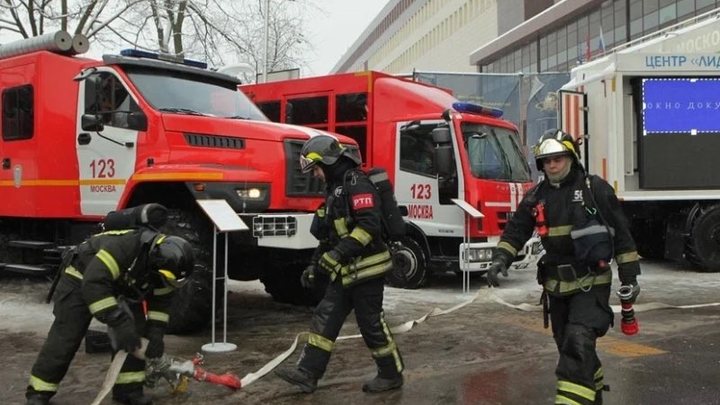 Чьи жизни унёс 2021 год? Путин вспомнил героев-спасателей в День МЧС