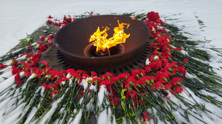 Смольный передал останки красноармейца Петра Фоменко для захоронения в Казахстане