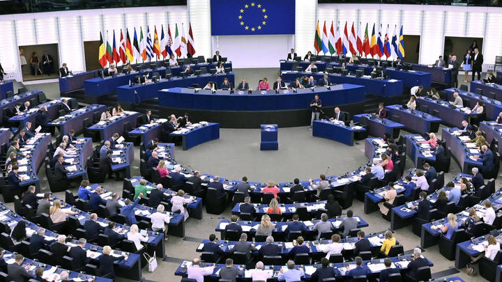 США развели европейцев: В кого выстрелил санкционный пистолет, рассказал Медведев