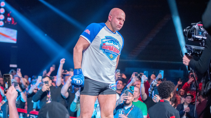 UFC разрешила флаги России на своих турнирах