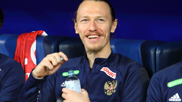 Суд назначил дату заседания по делу об алиментах Матвея Сафонова