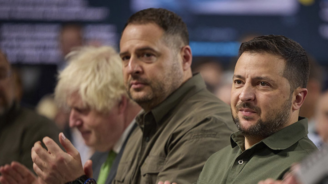 Зеленскому стоит уволить Ермака – FT