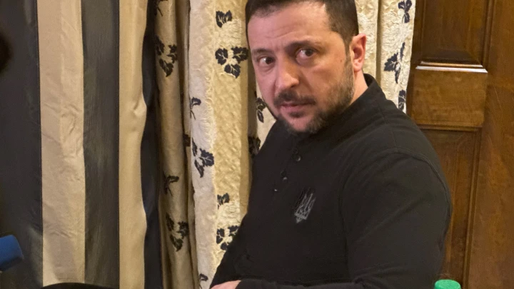 Медведев назвал Украину бешеным животным, укусившим хозяина